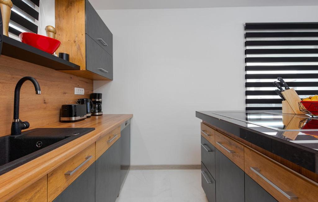 Luxurioeses Penthouse Welle Mit Whirlpool, Grill Und Meerblick Vir Εξωτερικό φωτογραφία