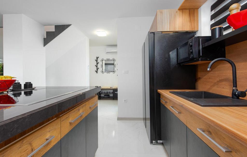 Luxurioeses Penthouse Welle Mit Whirlpool, Grill Und Meerblick Vir Εξωτερικό φωτογραφία